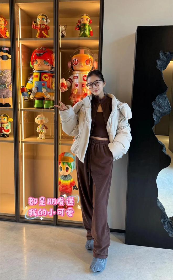婆晒新房装修豪华有格调女儿房间粉嫩凯发k8娱乐唯一杜淳一家搬新家老(图5)